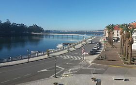 Apartamento En El Paseo Maritimo De Vilanova De Arousa A Pie De Playa